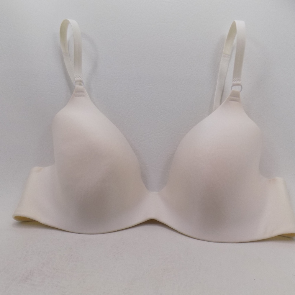 BODY by Victoria/Victoria Secret 36D Cream
